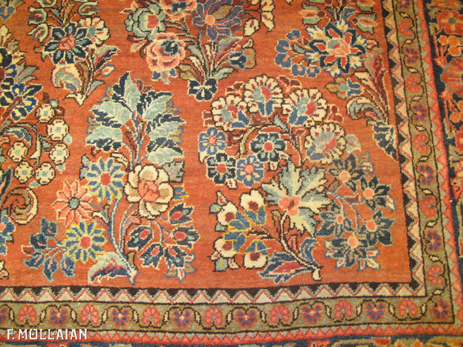 Antique Persian Saruk Rug n°:32681913